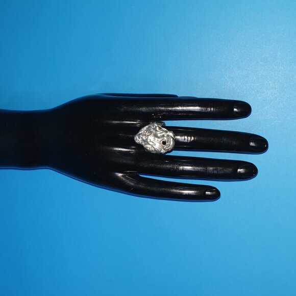 Unusual Bold Vintage 1960s Silver .500 Hammered Brutalist Statement Ring - Picture 12 of 14